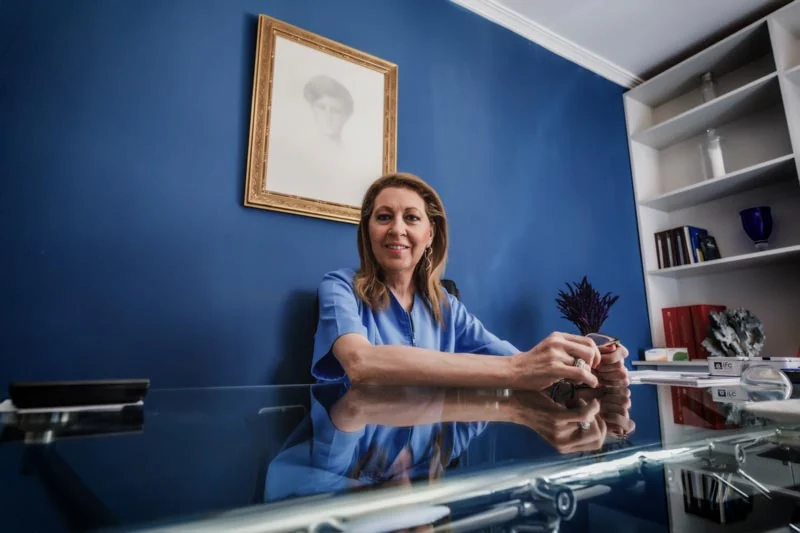La Dra. Anabel Cervera en su consulta de Valencia