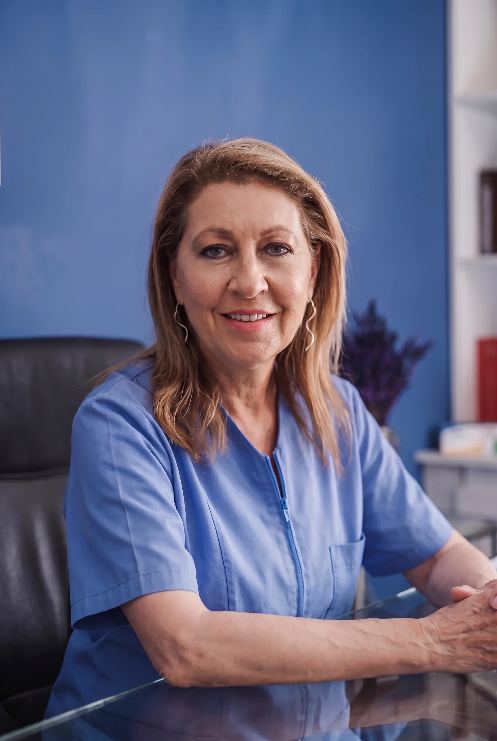 La Dra. Anabel Cervera en su consulta de Valencia